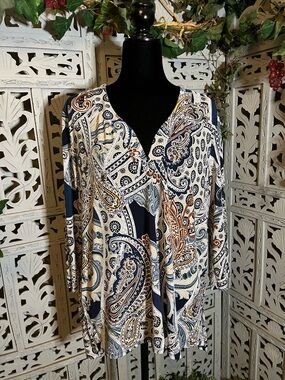 SJS FASHION BLUE WHITE & MULTICOLORS PAISLEY MID-SLEEVE HIGH LOW PLUS TOP